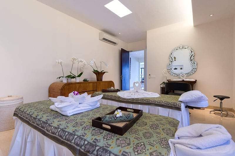 Rent villa Alexandrina, Indonesia, Bali, Uluvatu | Villacarte