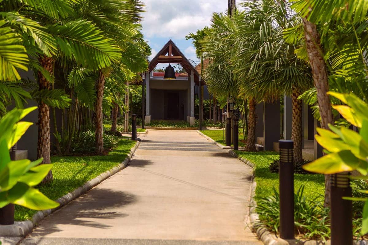 Rent villa IORAMA, Thailand, Phuket, Nai Harn | Villacarte