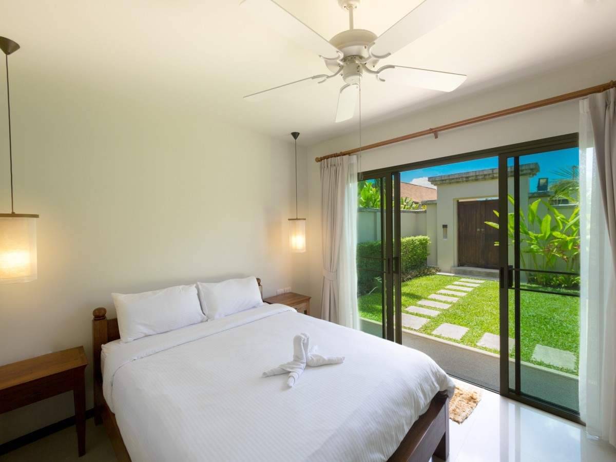 Rent villa Kaheru, Thailand, Phuket, Nai Harn | Villacarte