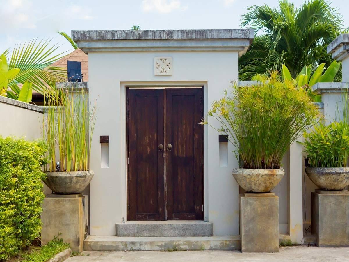 Rent villa Kaheru, Thailand, Phuket, Nai Harn | Villacarte