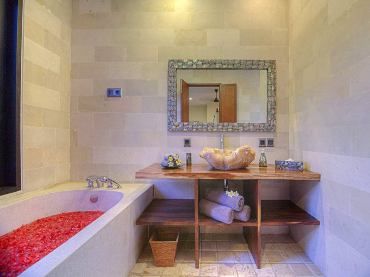 Rent villa Augusta, Indonesia, Bali, Seminjak | Villacarte
