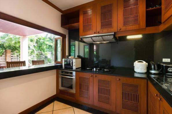 Продажа недвижимости Baan-Bua Thai Balinese Custom Villa, Таиланд, Пхукет, Най Харн | Villacarte