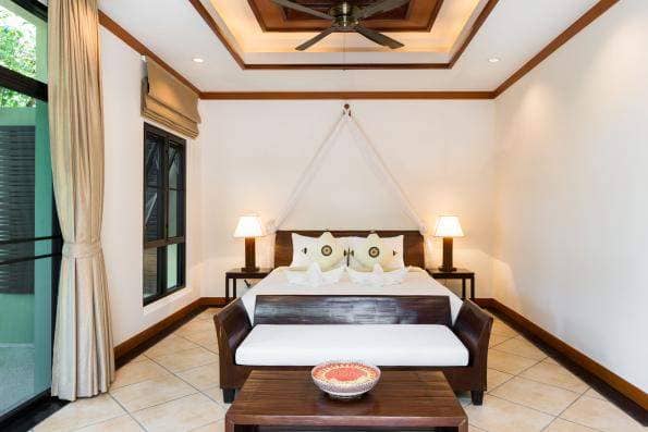Продажа недвижимости Baan-Bua Thai Balinese Custom Villa, Таиланд, Пхукет, Най Харн | Villacarte