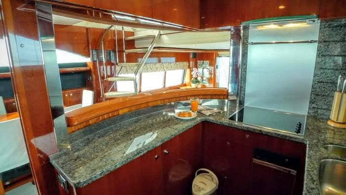 head.service.yacht.title