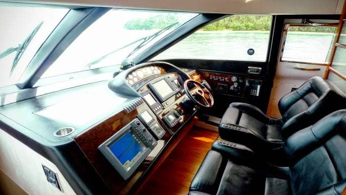 head.service.yacht.title