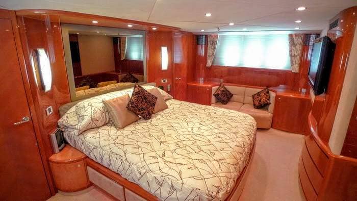 head.service.yacht.title