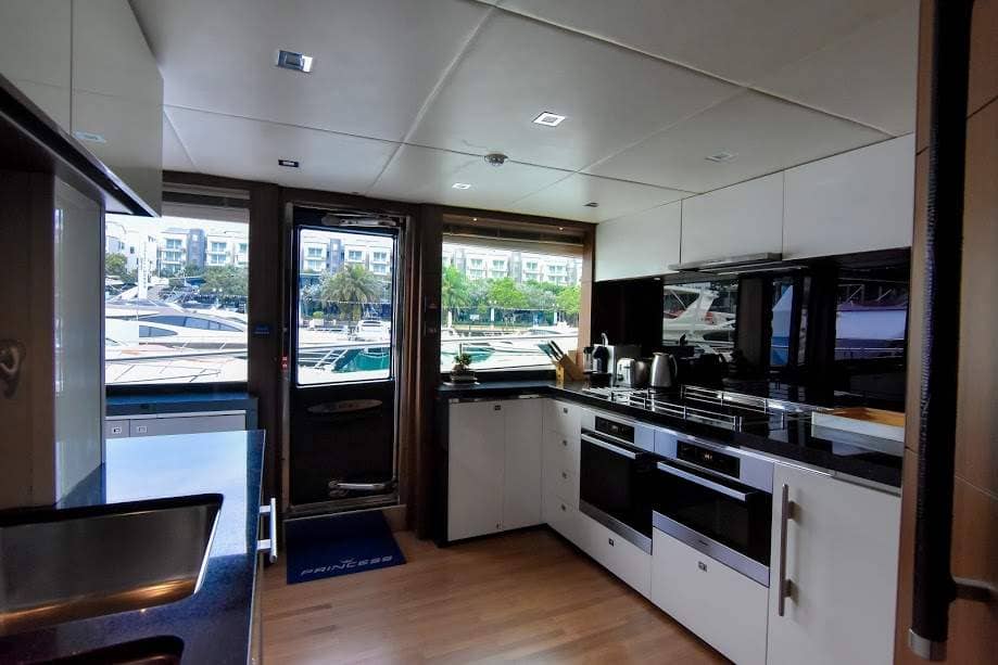 head.service.yacht.title