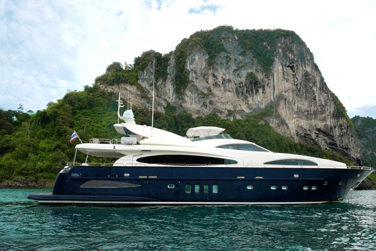 Astondoa 102 GLX, Cruise Ship, booking, rent | Villacarte