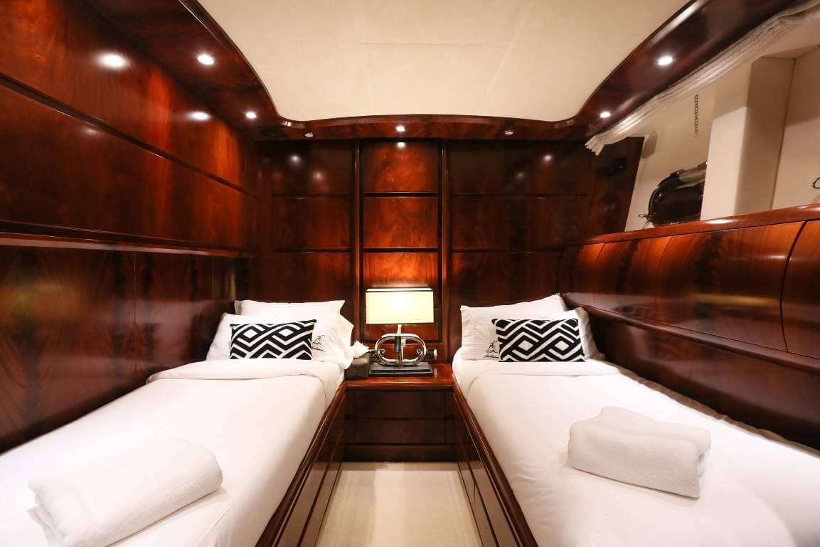 Astondoa 102 GLX, Cruise Ship, booking, rent | Villacarte