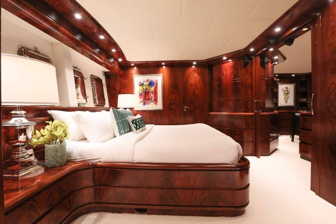 Astondoa 102 GLX, Cruise Ship, booking, rent | Villacarte