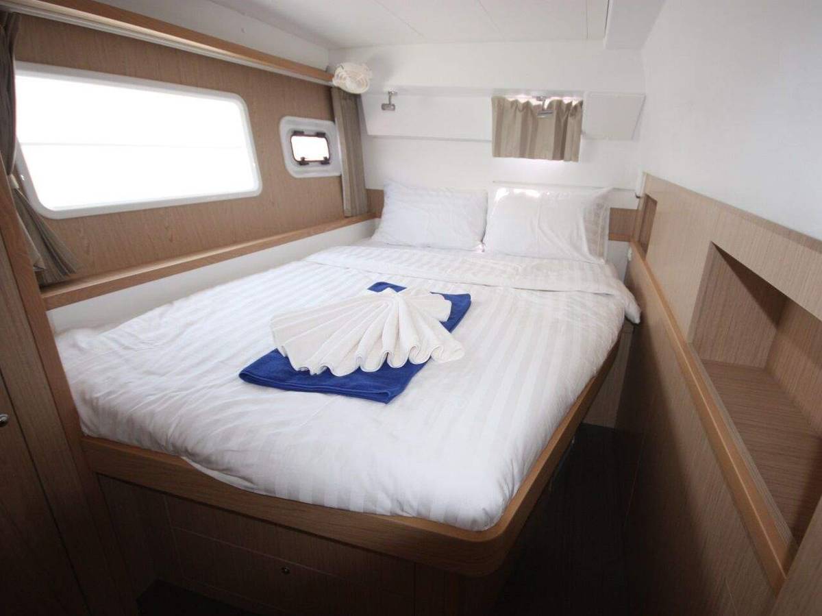 Lagoon 400 S2, Catamaran, booking, rent | Villacarte