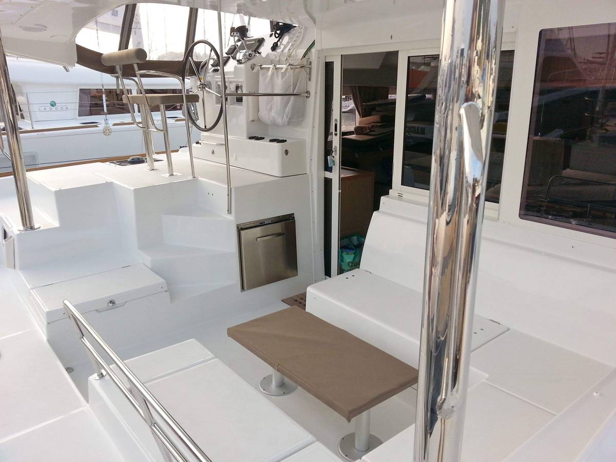 Lagoon 400 S2, Catamaran, booking, rent | Villacarte