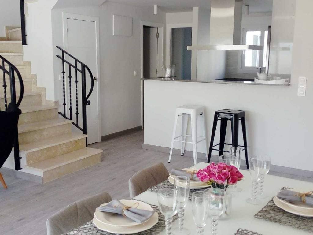 Продажа недвижимости  LA OLA - TOWNHOUSE , Испания, Коста Бланка, Дения | Villacarte