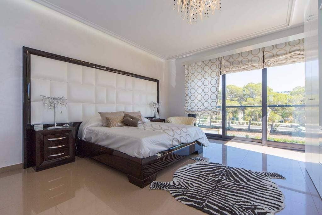 Продажа недвижимости  Amay Deluxe - Villa Silvia , Испания, Коста Бланка, Ориуэла Коста | Villacarte