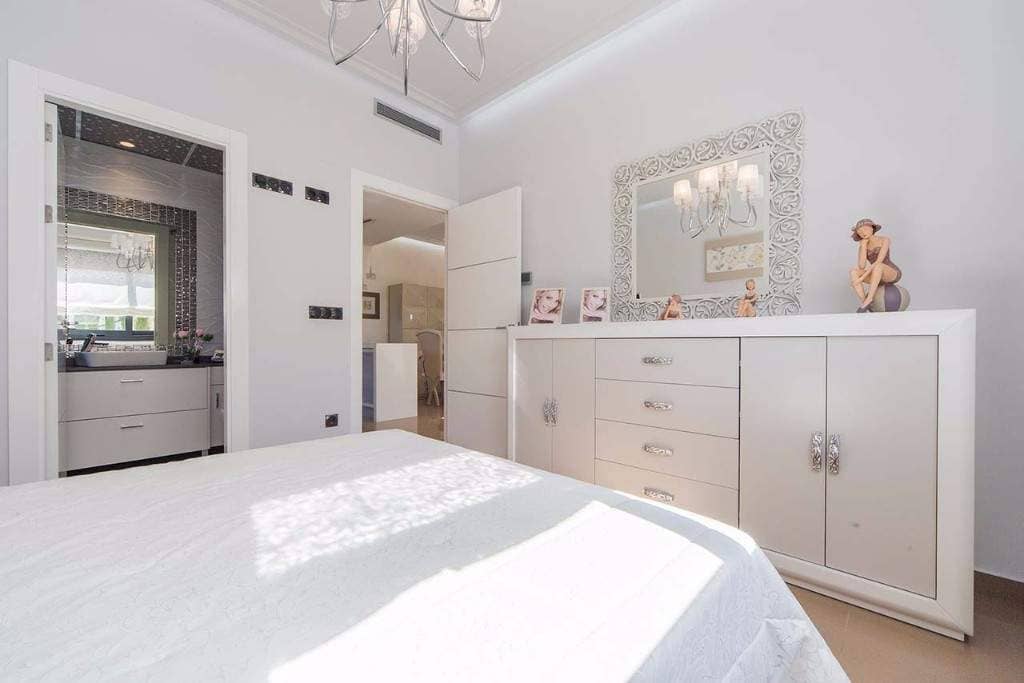Продажа недвижимости  Amay Deluxe - Villa Silvia , Испания, Коста Бланка, Ориуэла Коста | Villacarte