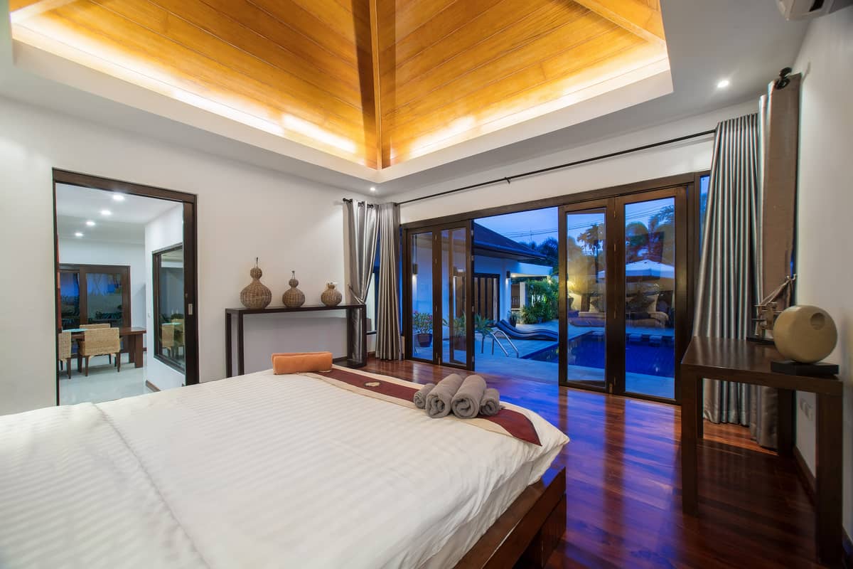 Rent villa Suksan, Thailand, Phuket, Nai Harn | Villacarte
