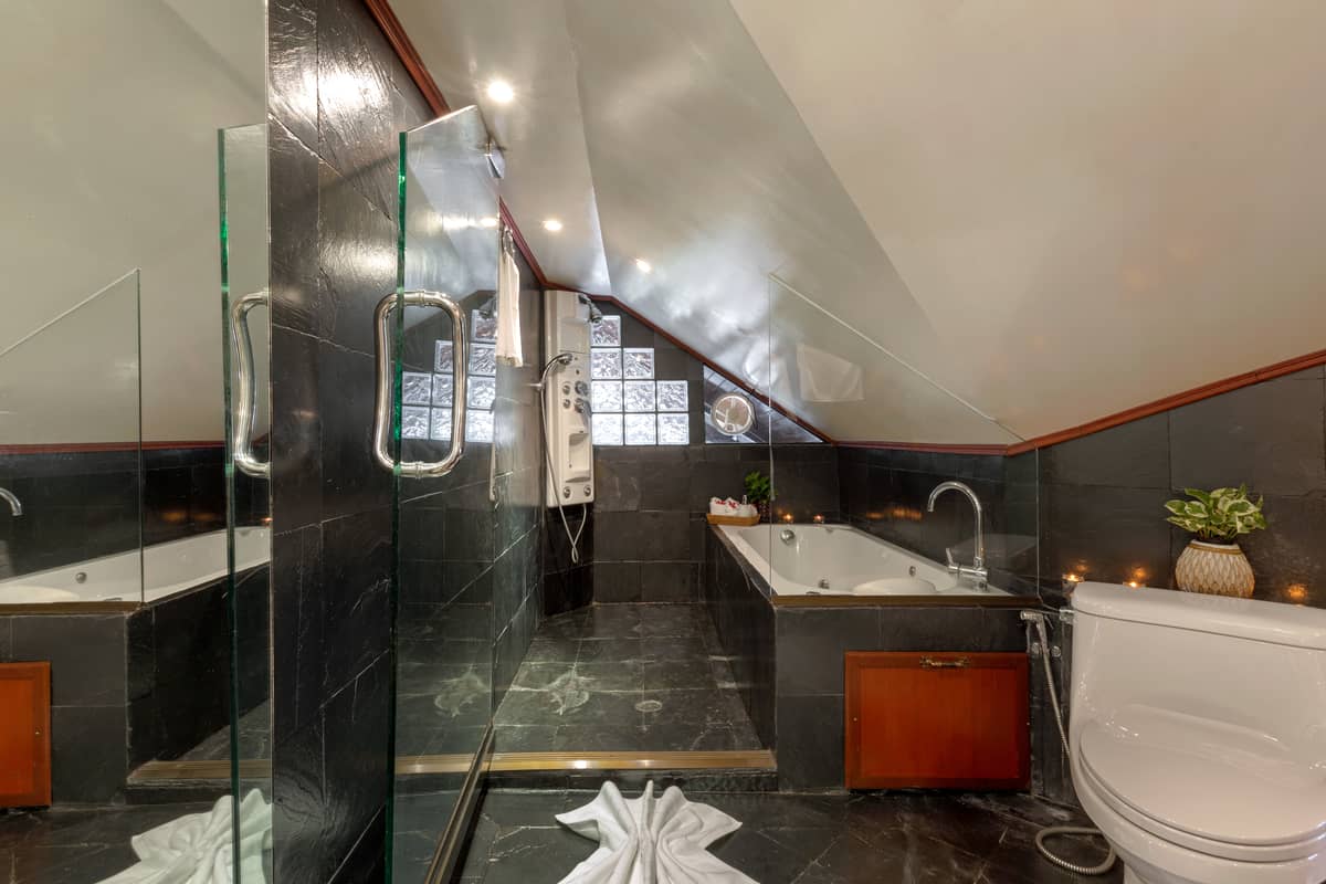 Rent villa Talay Naiharn, Thailand, Phuket, Nai Harn | Villacarte