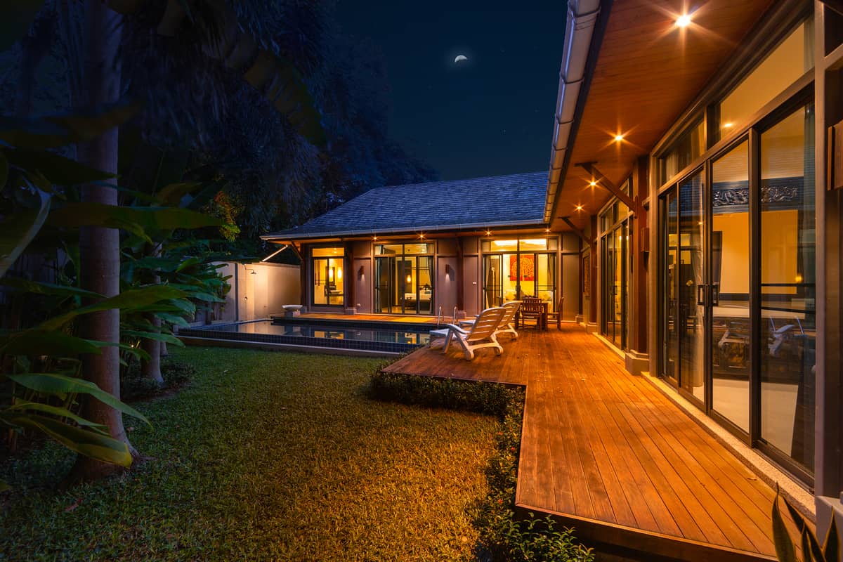 Rent villa Flores, Thailand, Phuket, Nai Harn | Villacarte