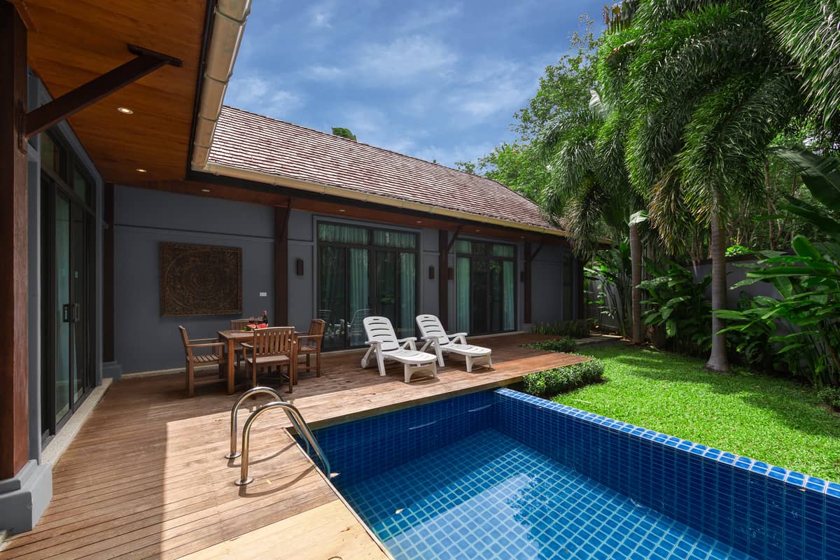 Rent villa Flores, Thailand, Phuket, Nai Harn | Villacarte