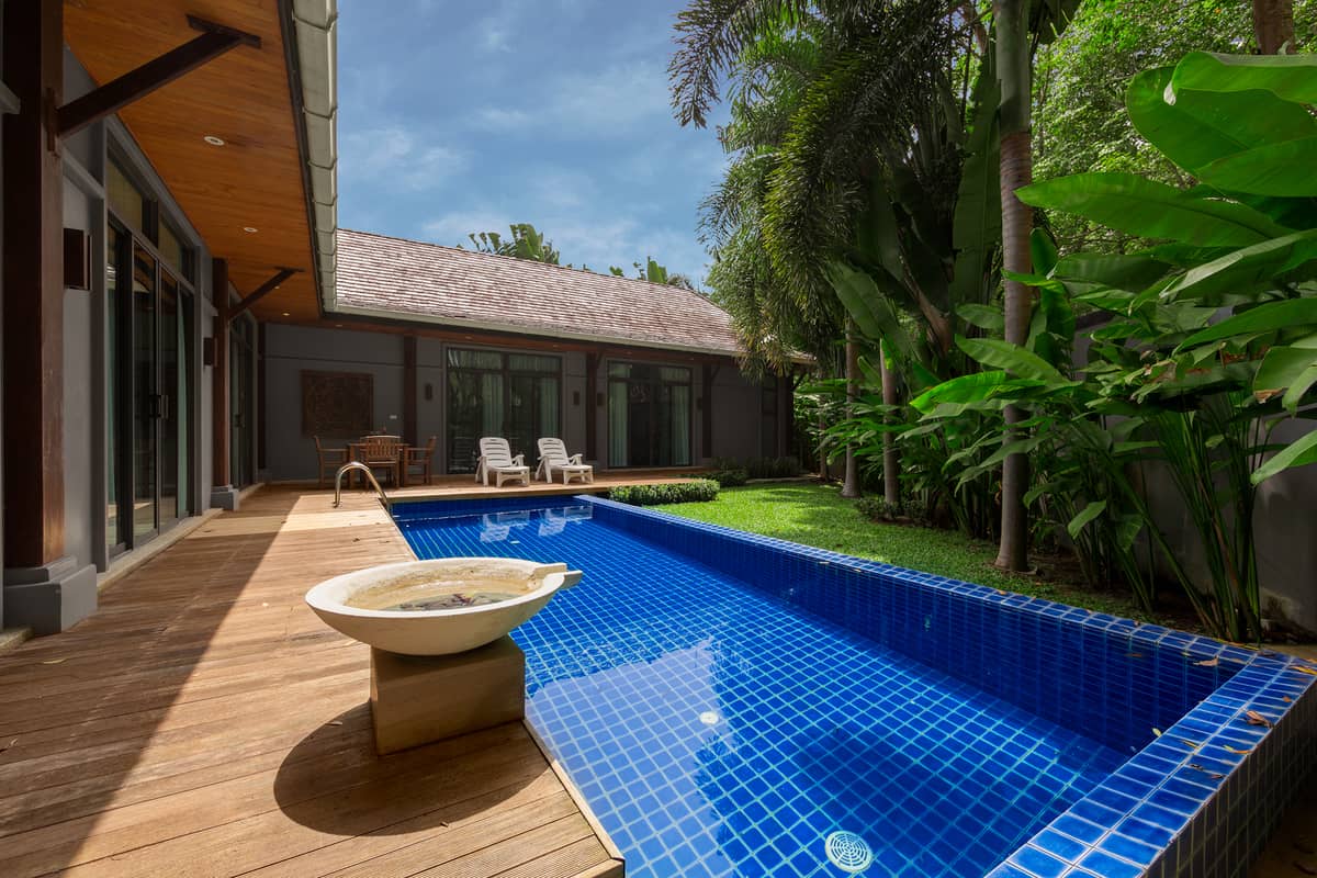 Rent villa Flores, Thailand, Phuket, Nai Harn | Villacarte