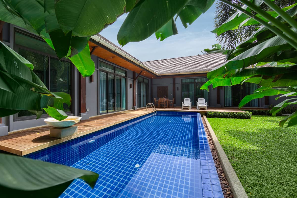 Rent villa Flores, Thailand, Phuket, Nai Harn | Villacarte