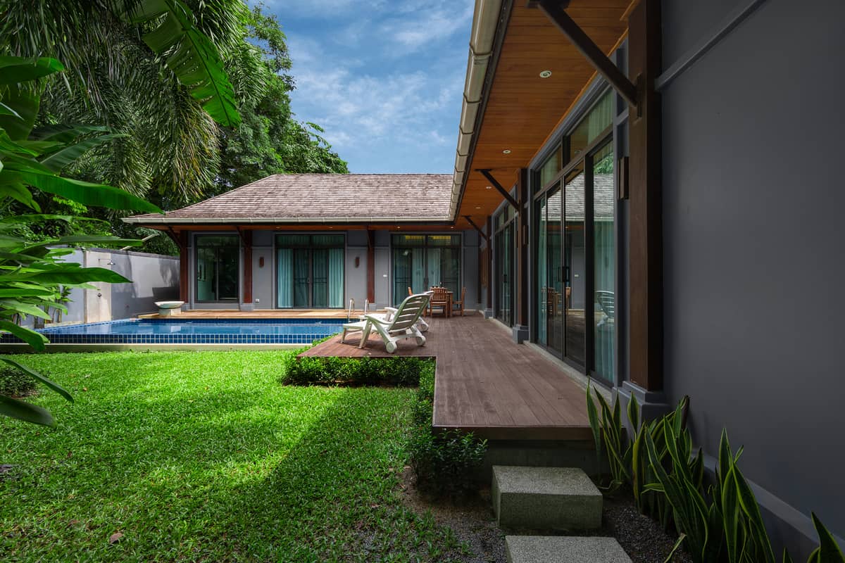 Rent villa Flores, Thailand, Phuket, Nai Harn | Villacarte