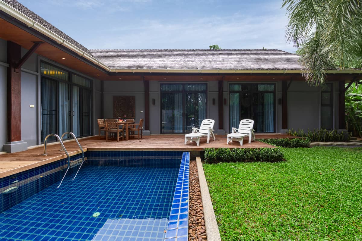 Rent villa Flores, Thailand, Phuket, Nai Harn | Villacarte