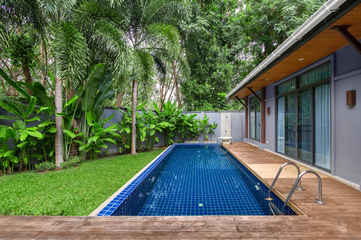 Rent villa Flores, Thailand, Phuket, Nai Harn | Villacarte