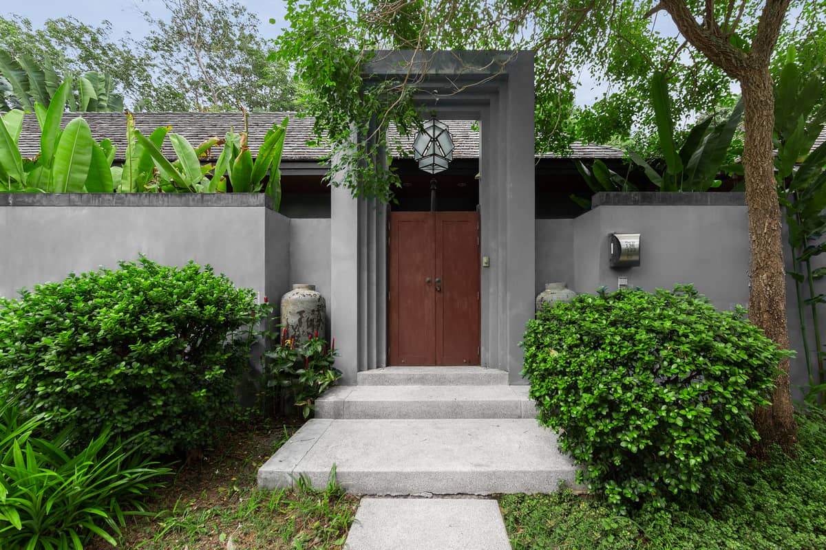 Rent villa Flores, Thailand, Phuket, Nai Harn | Villacarte