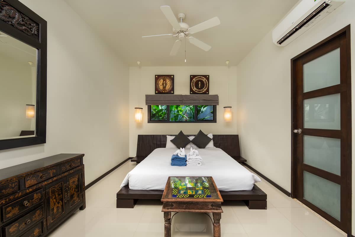 Rent villa Flores, Thailand, Phuket, Nai Harn | Villacarte