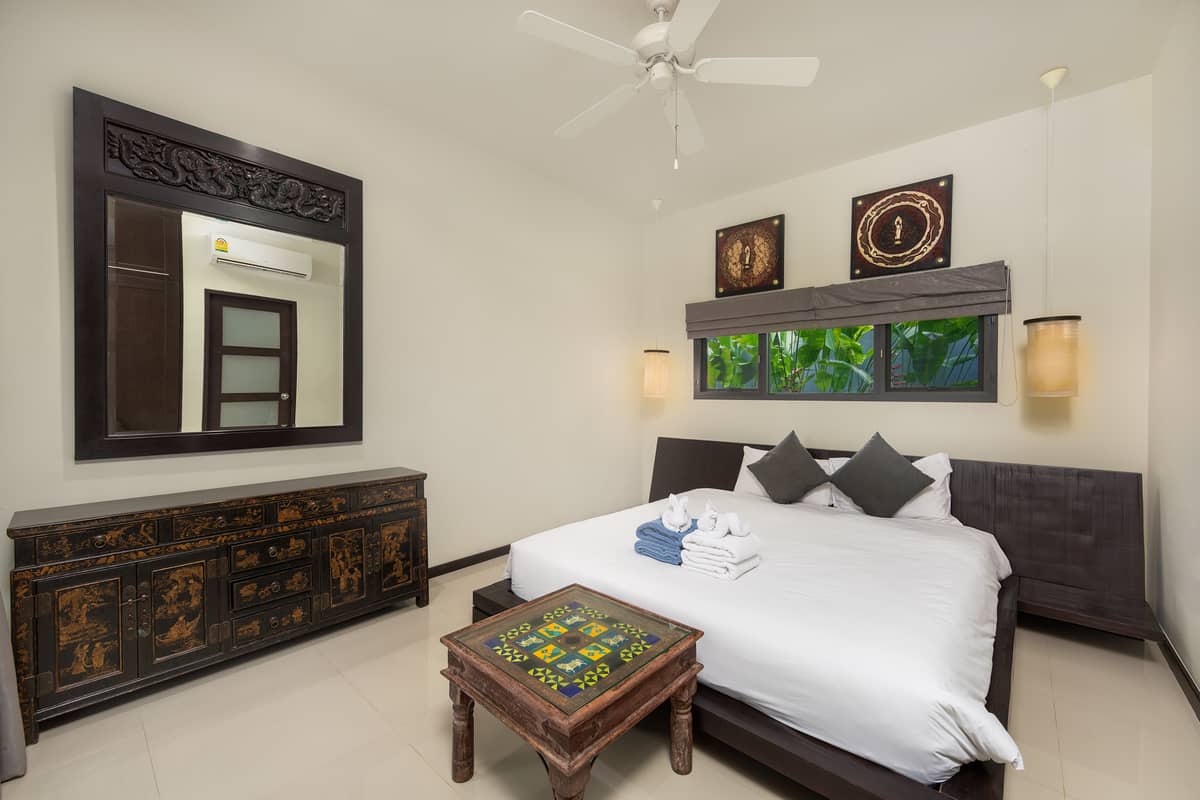 Rent villa Flores, Thailand, Phuket, Nai Harn | Villacarte