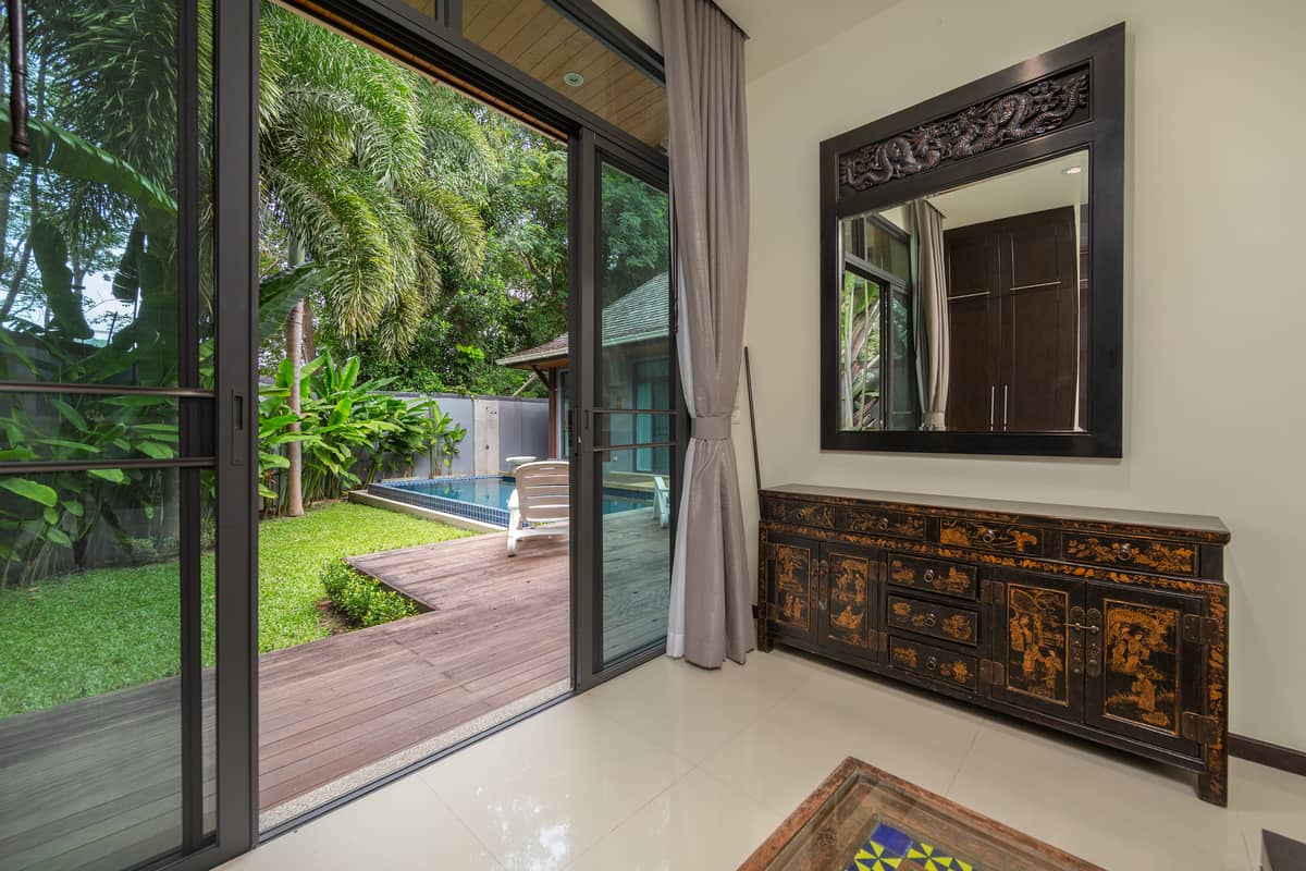 Rent villa Flores, Thailand, Phuket, Nai Harn | Villacarte