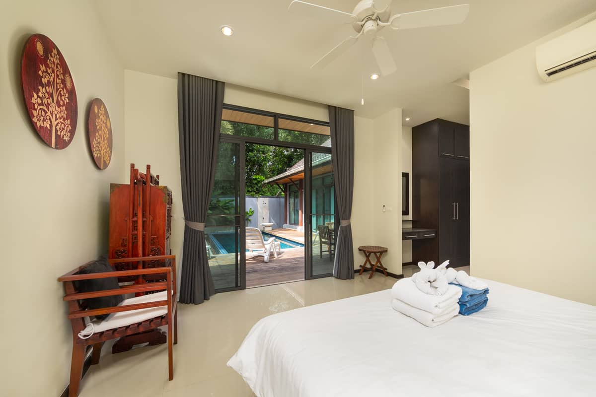 Rent villa Flores, Thailand, Phuket, Nai Harn | Villacarte