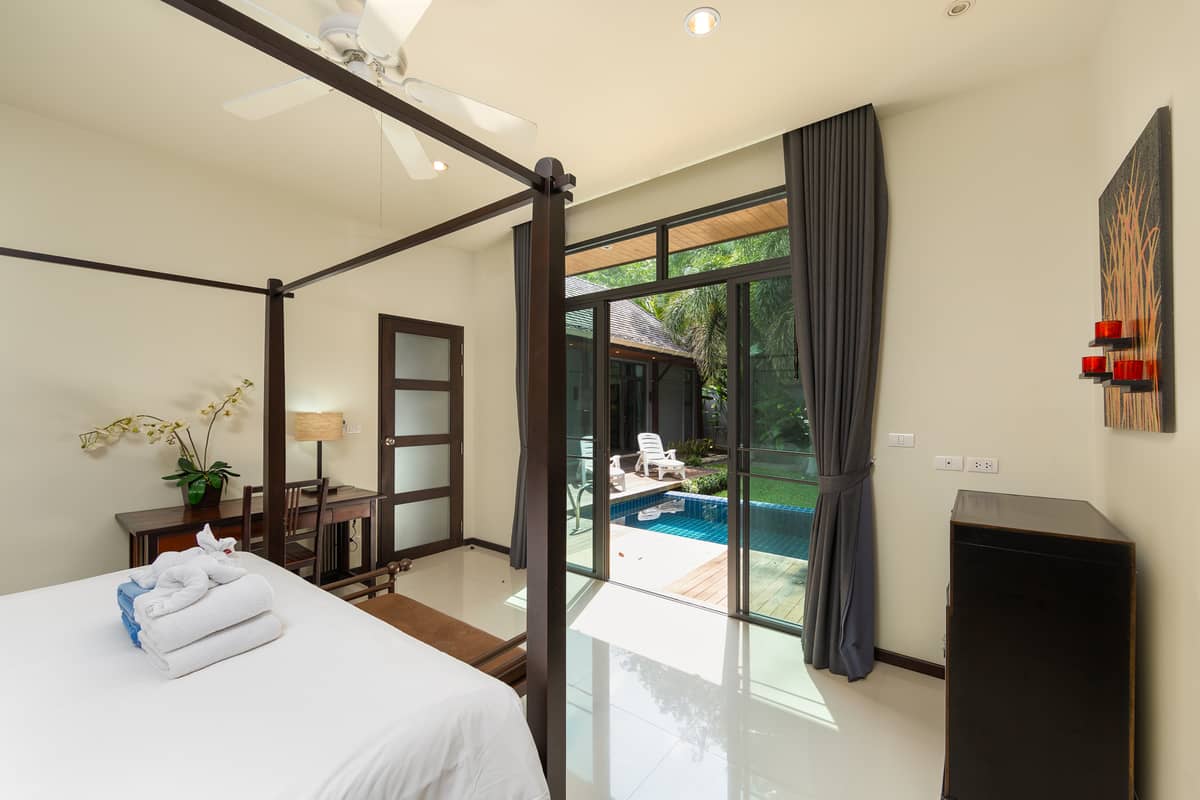 Rent villa Flores, Thailand, Phuket, Nai Harn | Villacarte