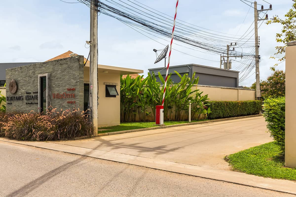 Rent villa Kokyang Epa, Thailand, Phuket, Nai Harn | Villacarte