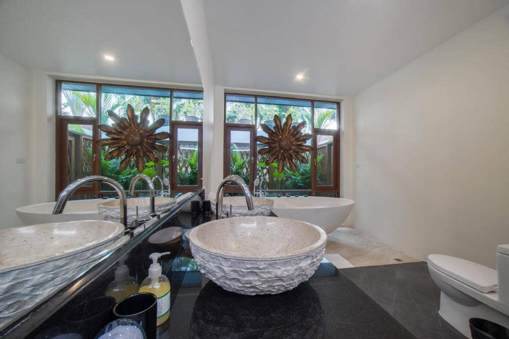 Rent villa Suksan 23/62, Thailand, Phuket, Nai Harn | Villacarte