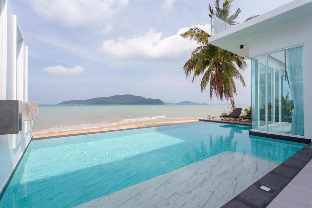 Аренда виллы Beachfront Infinity Pool, Таиланд, Пхукет, Чалонг | Villacarte