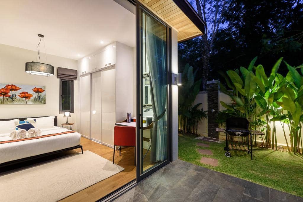 Rent villa grand pool, Thailand, Phuket, Nai Harn | Villacarte