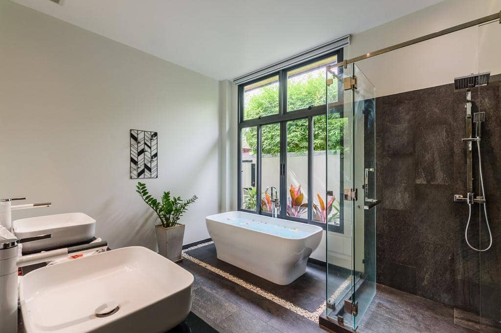 Rent villa grand pool, Thailand, Phuket, Nai Harn | Villacarte