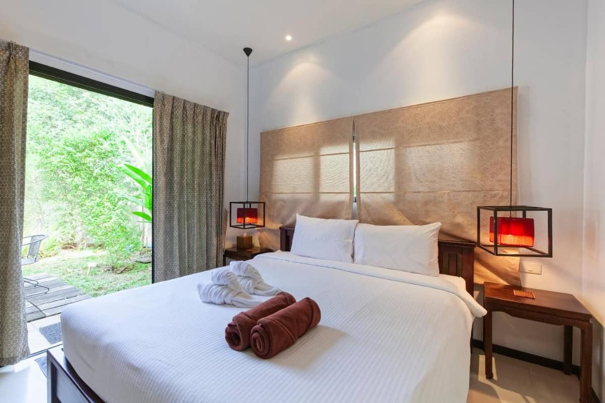 Rent villa Queen and Cocktail Palm, Thailand, Phuket, Nai Harn | Villacarte