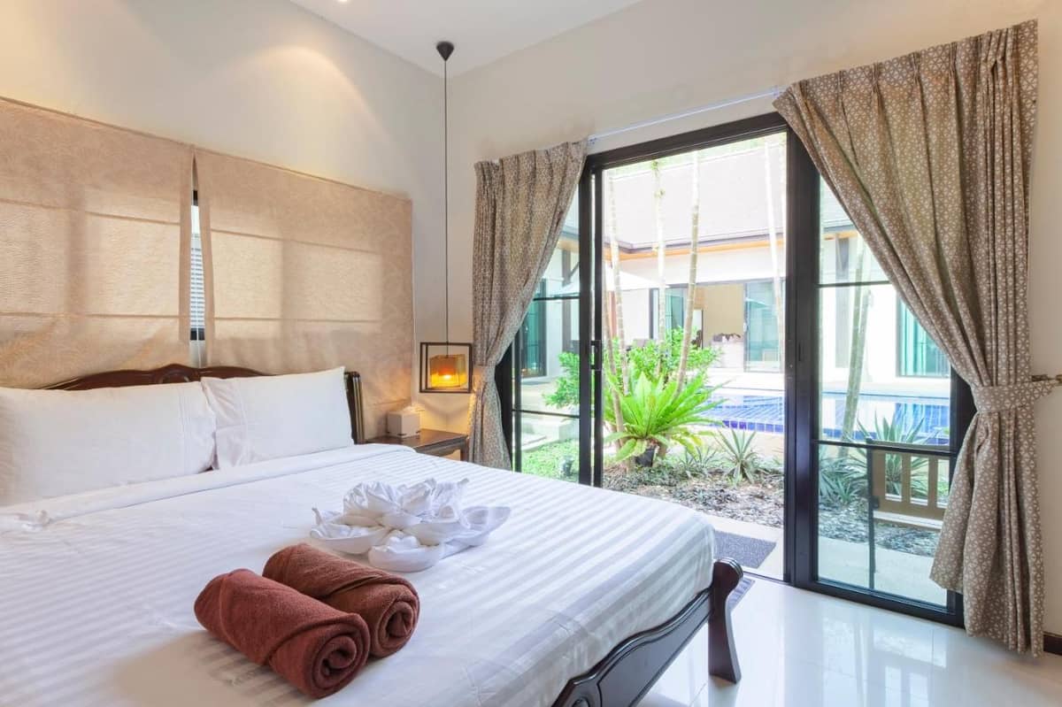 Rent villa Queen and Cocktail Palm, Thailand, Phuket, Nai Harn | Villacarte