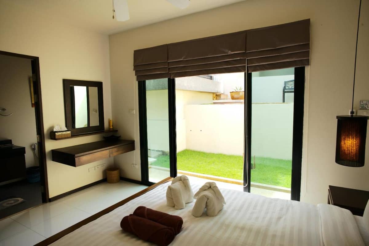 Rent villa Queen and Cocktail Palm, Thailand, Phuket, Nai Harn | Villacarte