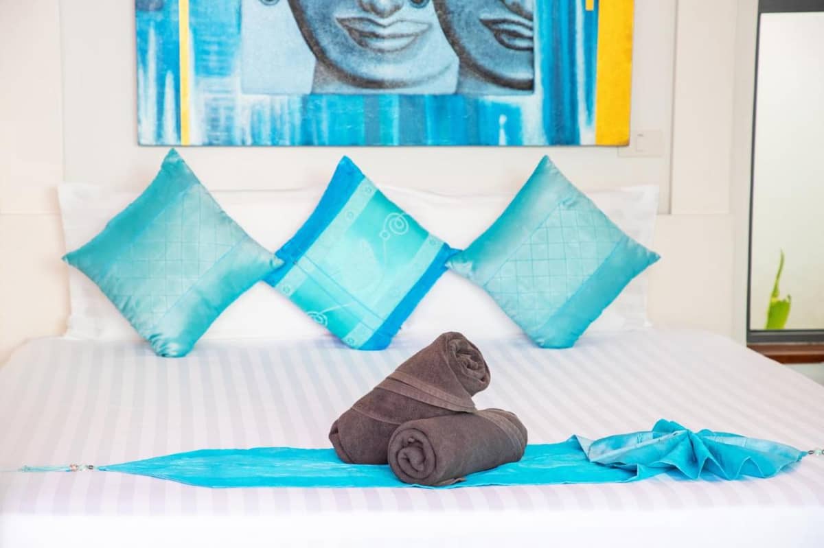 Rent villa Baannaraya Villa Talosy, Thailand, Phuket, Nai Harn | Villacarte
