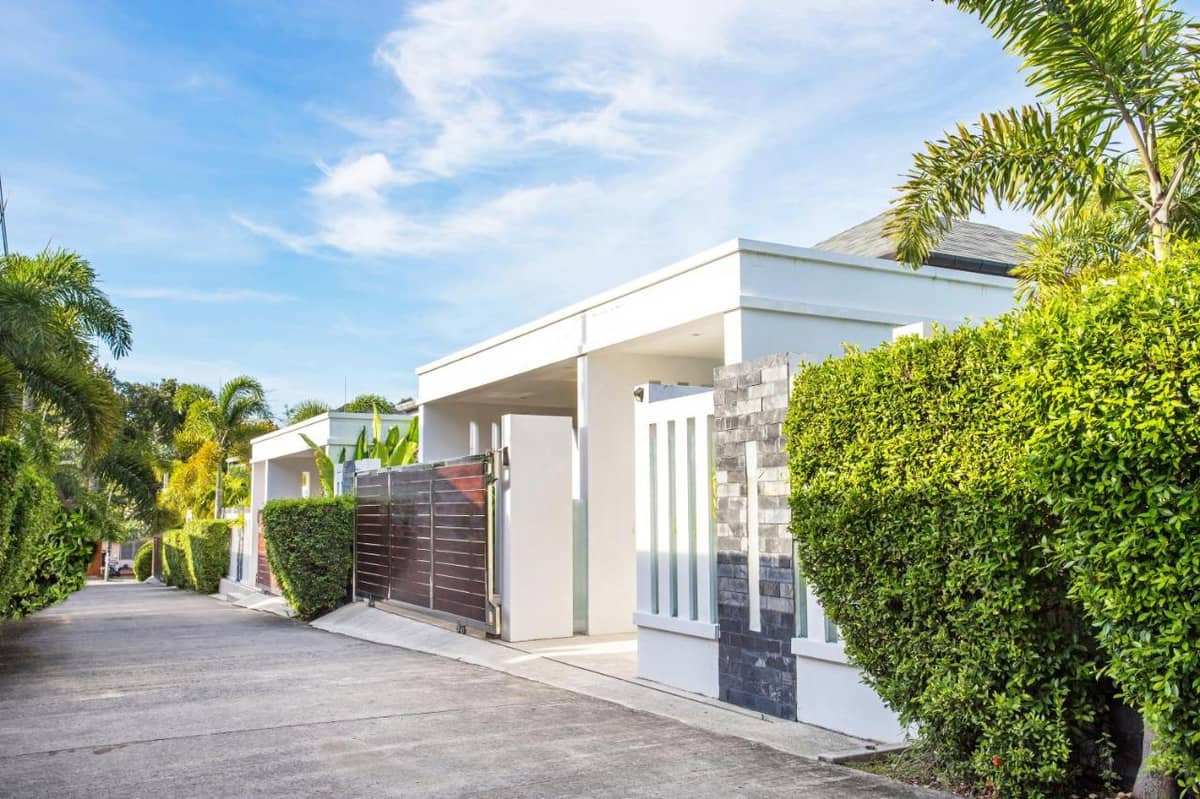 Rent villa Baannaraya Villa Talosy, Thailand, Phuket, Nai Harn | Villacarte