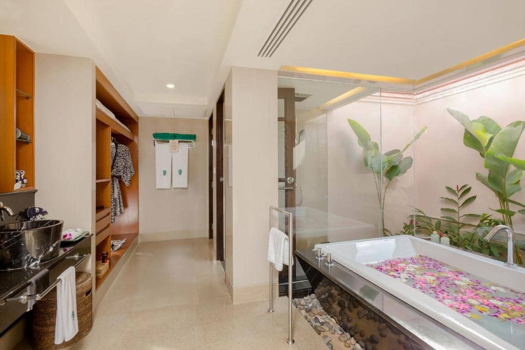 Rent villa Banyan Tree Grand Pool Villa, Thailand, Phuket, Laguna | Villacarte