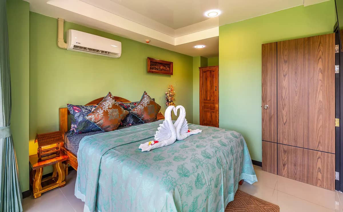 Property for Sale Pearl Condominium, Thailand, Phuket, Nai Harn | Villacarte