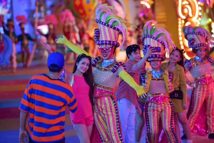 Carnival Magic |  - Шоу вместе с VillaCarte