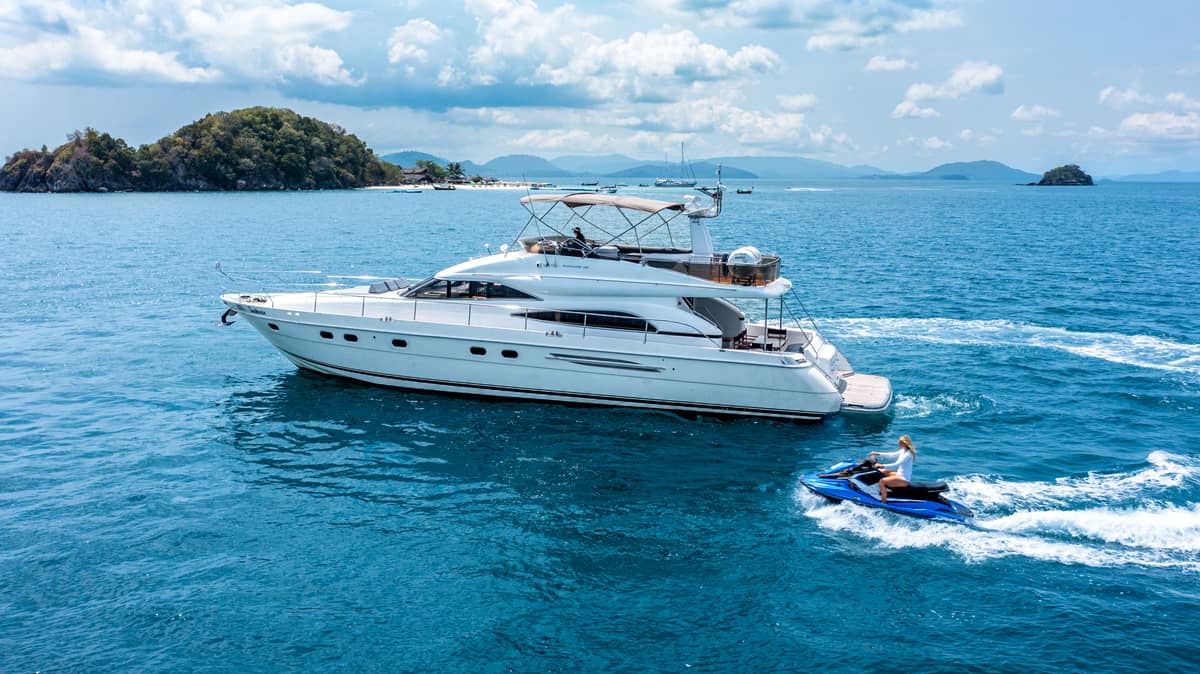head.service.yacht.title