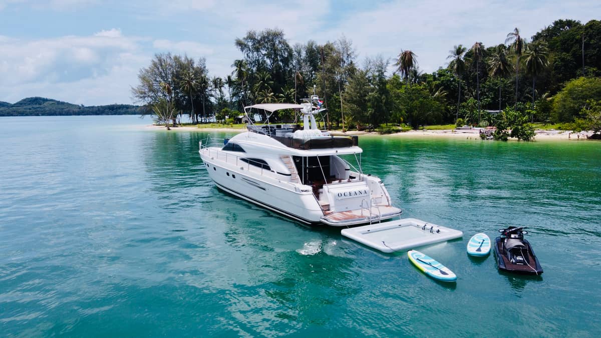 head.service.yacht.title