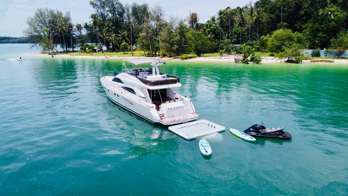 head.service.yacht.title